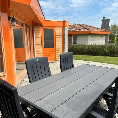 Дом отдыха Zeester 273 B Юлианадорп